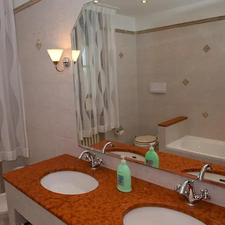 Casa Corinna Guest house